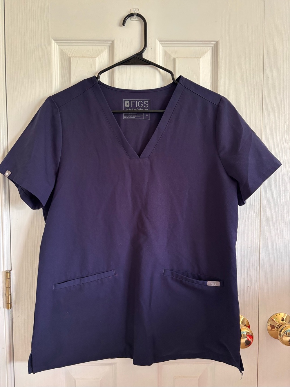 FIGS Navy Scrub Set – Excellent Condition. Size M